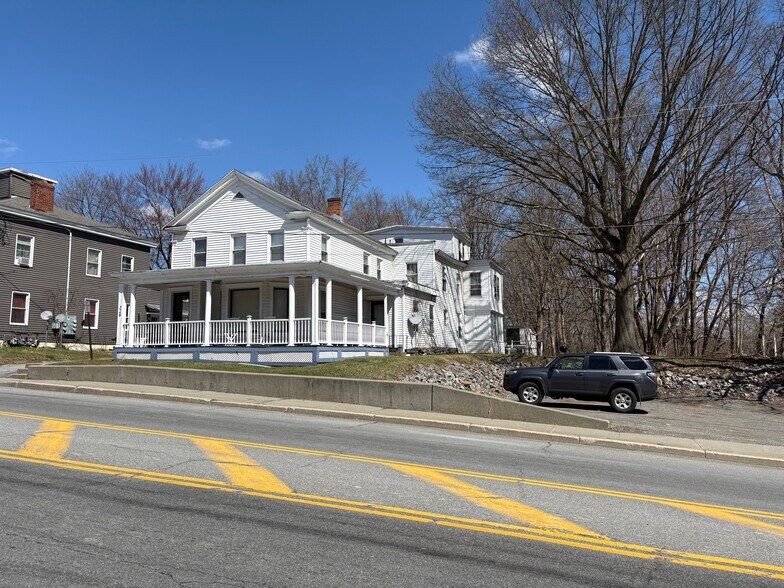 328 Milton Ave, Ballston Spa, NY à vendre - Photo du bâtiment - Image 1 de 50