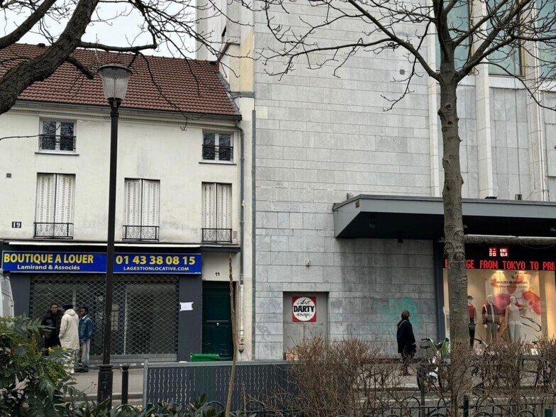 Retail in Paris for lease - Building Photo - Image 1 of 9