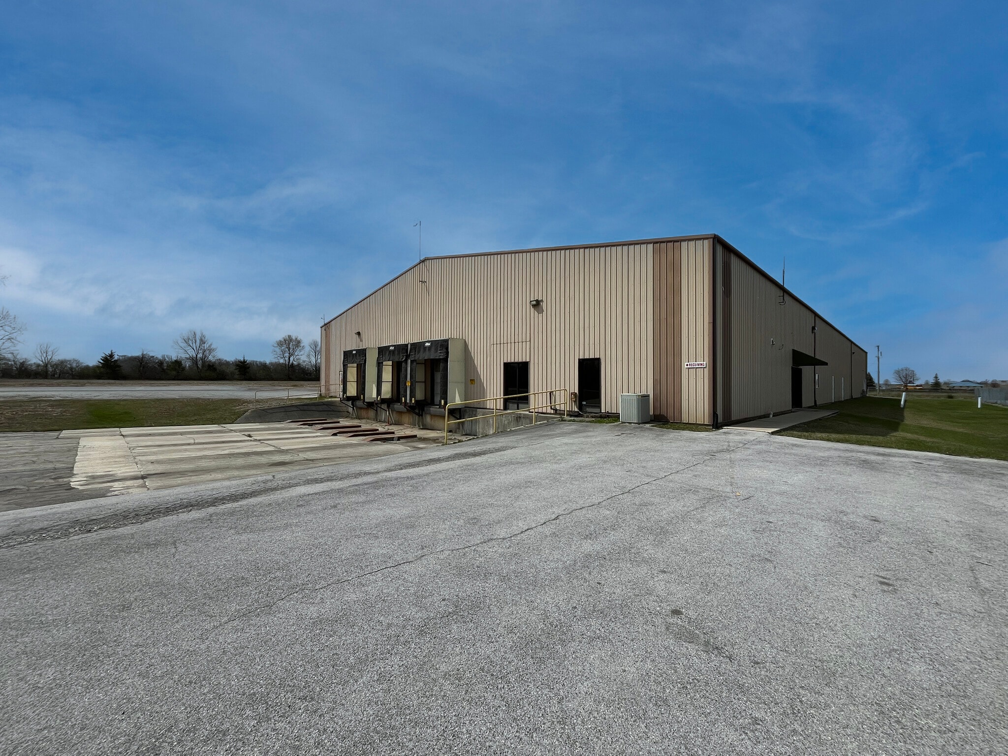 2529 W Ferguson Rd, Fort Wayne, IN for lease Building Photo- Image 1 of 20