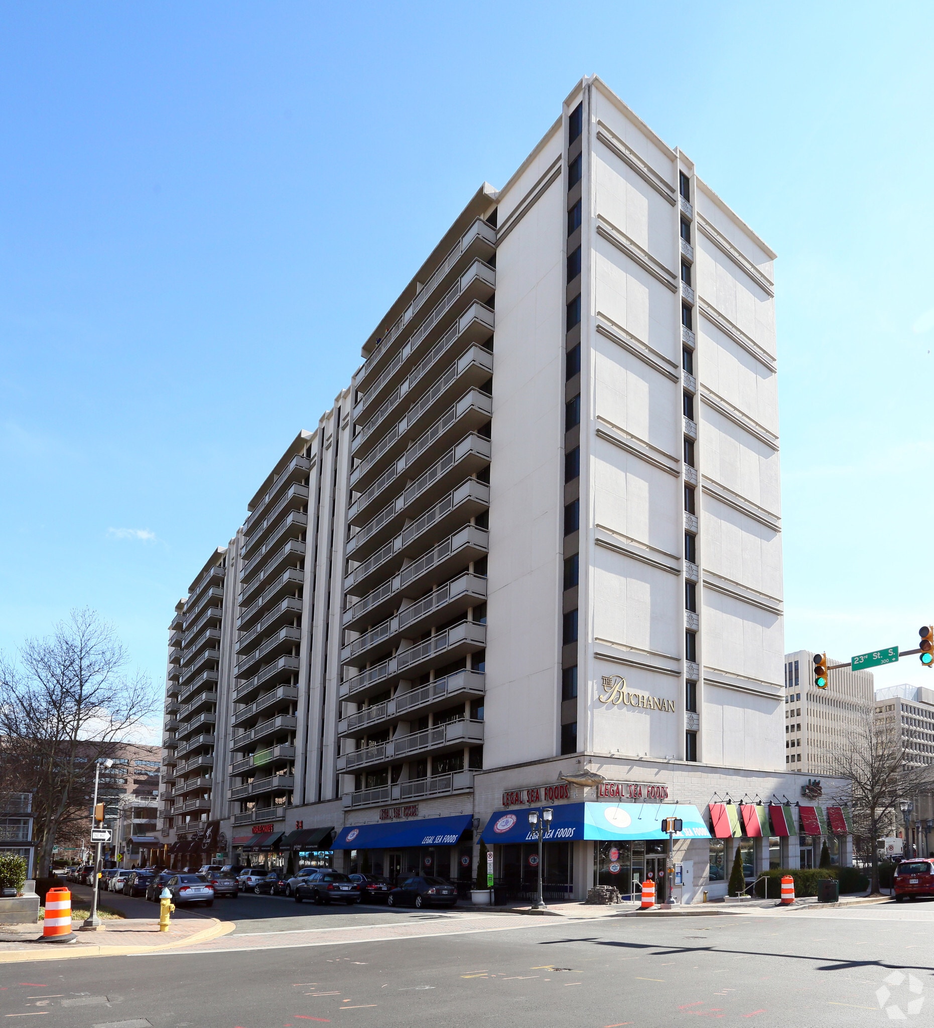 320 23rd St S, Arlington, VA à louer Photo du bâtiment- Image 1 de 127