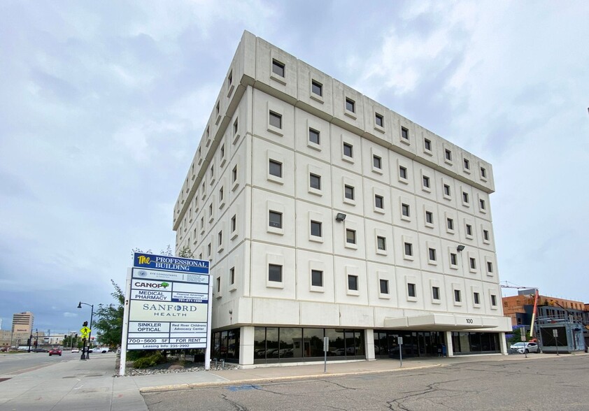 100 4th St S, Fargo, ND à louer - Photo du bâtiment - Image 1 de 2