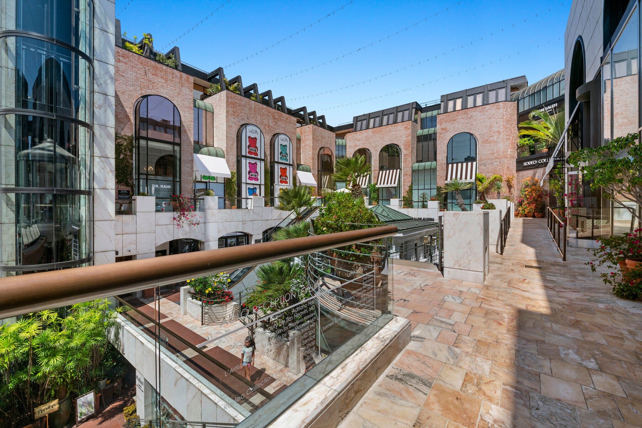 413-445 N Rodeo Dr, Beverly Hills, CA à louer Photo du bâtiment- Image 1 de 4