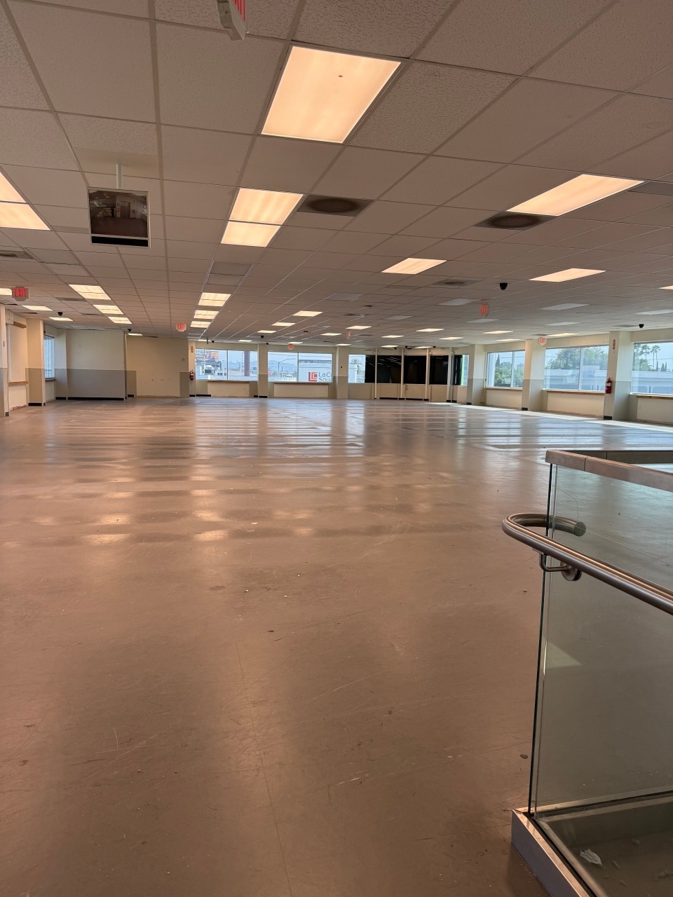 1250 S La Cienega Blvd, Los Angeles, CA for lease Interior Photo- Image 1 of 4