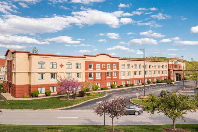 Plus de détails pour 13615 Riverport Dr, Maryland Heights, MO - Services hôteliers à vendre