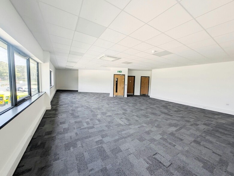 Adanac Dr, Nursling for lease - Interior Photo - Image 3 of 6