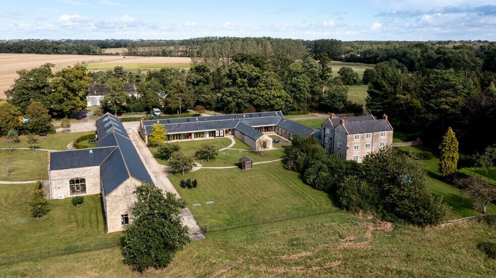 Kirtlington Park, Kirtlington à louer - Photo du bâtiment - Image 2 de 2