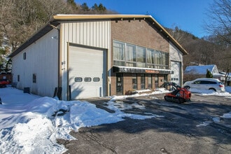 292 Roosevelt Dr, Seymour, CT for lease Interior Photo- Image 1 of 6