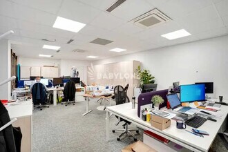Office in Neuilly-sur-Seine for lease Interior Photo- Image 2 of 3