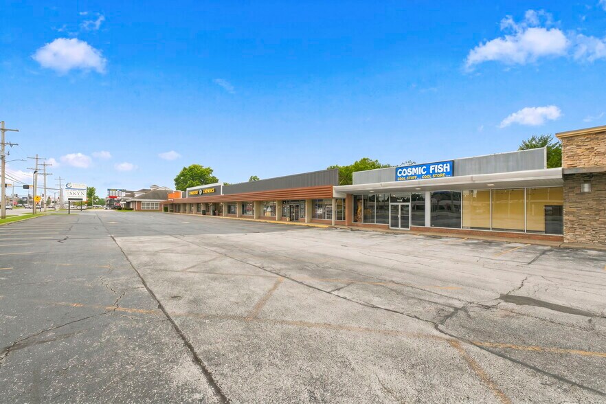 1445 S Glenstone Ave, Springfield, MO à louer - Photo du bâtiment - Image 2 de 39