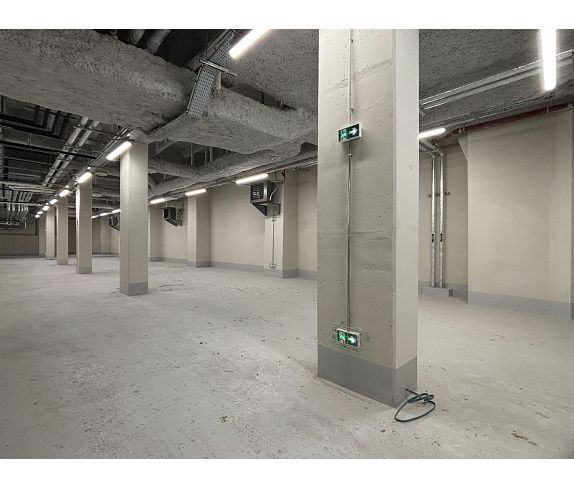 Industrial in Paris for lease - Interior Photo - Image 3 of 6