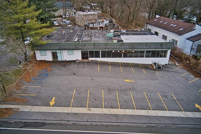 Plus de détails pour 80 E Main St, Huntington, NY - Commerce de détail à vendre