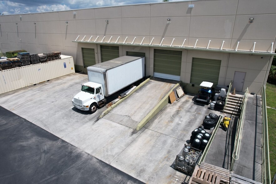 7999 NW 81st Pl, Medley, FL for lease - Building Photo - Image 2 of 11