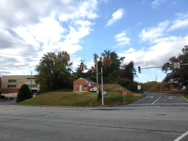 1400 Baltimore Pike, Springfield, PA for sale - Building Photo - Image 1 of 1