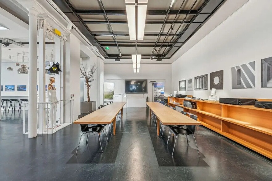 10-10 Rue D'Uzes, Paris for lease - Interior Photo - Image 3 of 22
