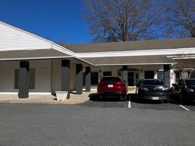 102 Northgate Park Dr, Winston-Salem, NC à louer - Photo du bâtiment - Image 3 de 4