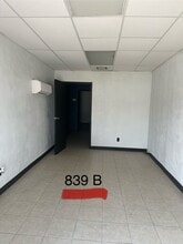 827-863 N IH 35, New Braunfels, TX for lease Interior Photo- Image 2 of 7