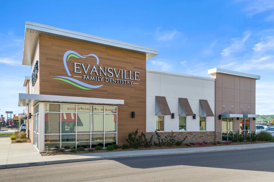 2820 N Green River Rd, Evansville, IN à vendre - Photo du bâtiment - Image 3 de 6