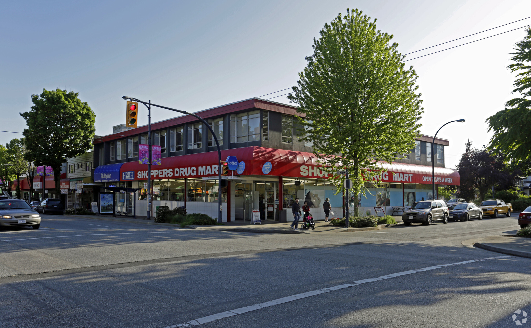 6305-6325 Fraser St, Vancouver, BC à louer Photo principale- Image 1 de 11