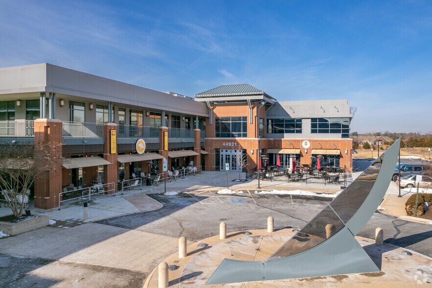 44921 George Washington Blvd, Ashburn, VA à louer - Photo du bâtiment - Image 2 de 23