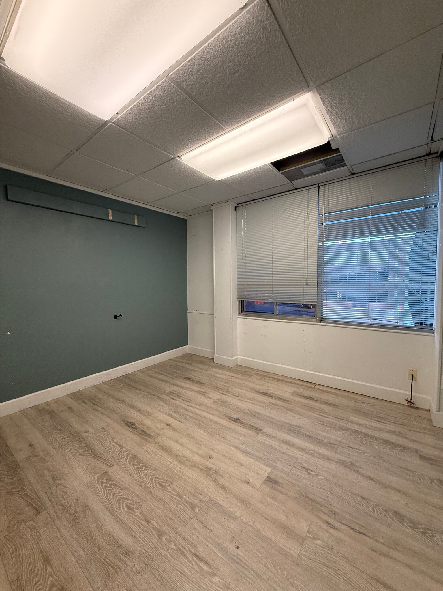 801 S Adams Rd, Birmingham, MI for lease Interior Photo- Image 1 of 3
