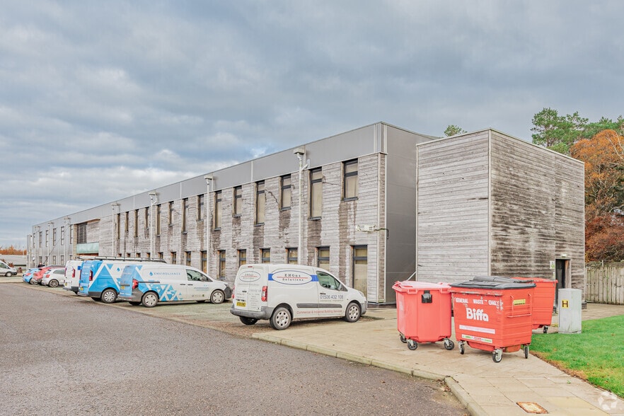 Alba Campus, Livingston for sale - Primary Photo - Image 1 of 2