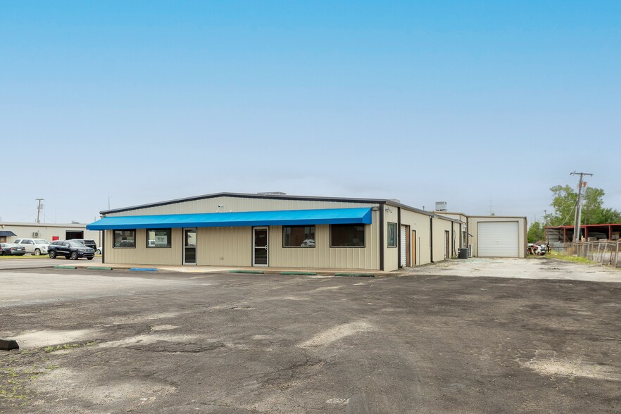6549 E 40th St, Tulsa, OK à louer - Photo du bâtiment - Image 3 de 4