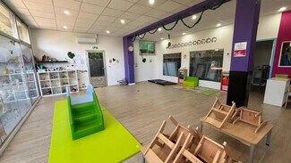 Plus de détails pour 2 Avenue Des Bosquets, Montigny-le-Bretonneux - Local d'activités à louer