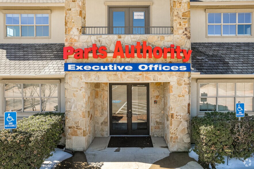 2250 Pool Rd, Grapevine, TX à vendre - Photo du bâtiment - Image 3 de 53