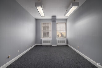 25 SE 2nd Ave, Miami, FL for lease Interior Photo- Image 1 of 2