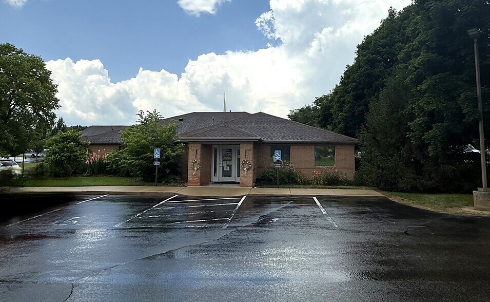 1659 W 2nd St, Xenia, OH à louer - Photo du bâtiment - Image 3 de 10