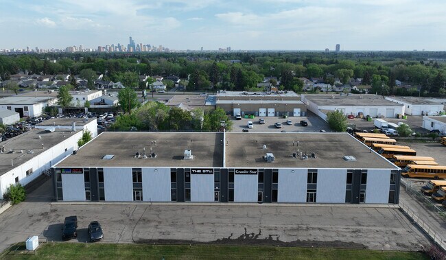 Plus de détails pour 9408-9410 62nd Ave NW, Edmonton, AB - Local d'activités à louer