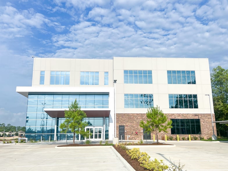 18354 I-45 South, Shenandoah, TX for lease - Building Photo - Image 2 of 9