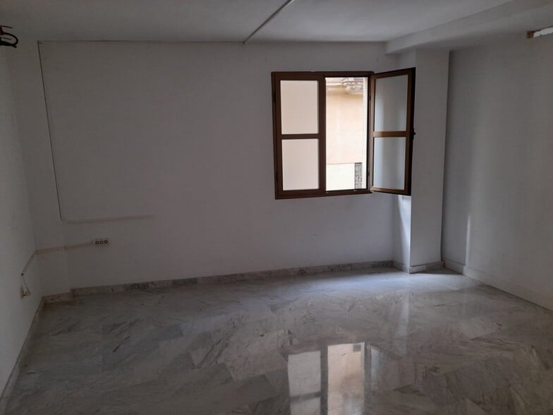 Office in Cáceres, Cáceres for lease - Building Photo - Image 1 of 5