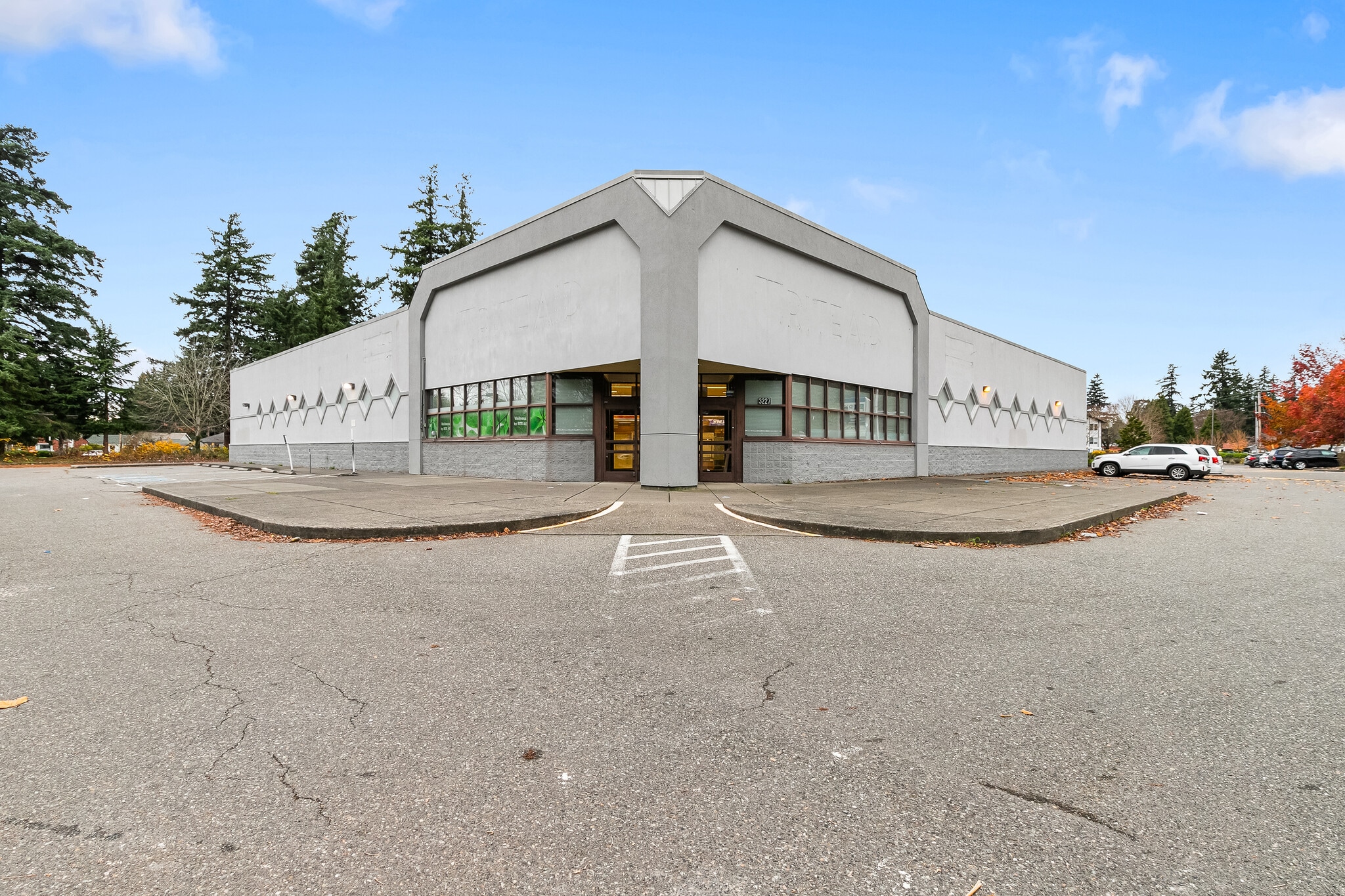 3227 Northwest Ave, Bellingham, WA for lease Primary Photo- Image 1 of 39