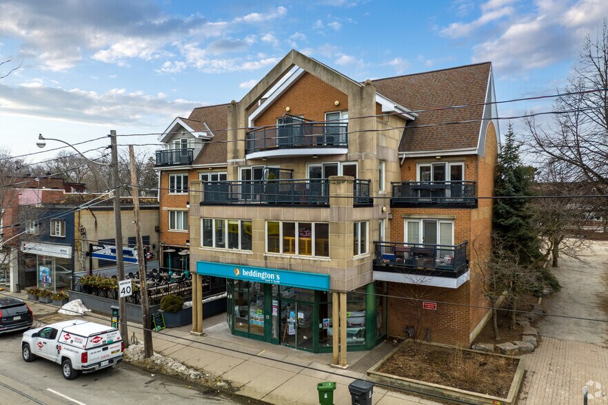1939-1943 Queen St E, Toronto, ON à vendre - Photo du bâtiment - Image 1 de 1