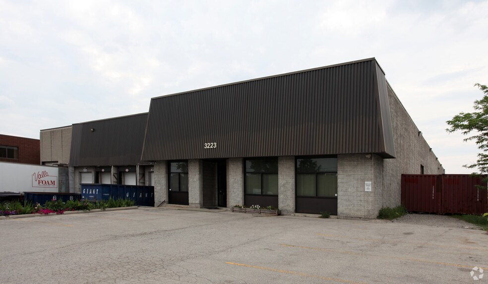 3223 Orlando Dr, Mississauga, ON à vendre - Photo principale - Image 1 de 1