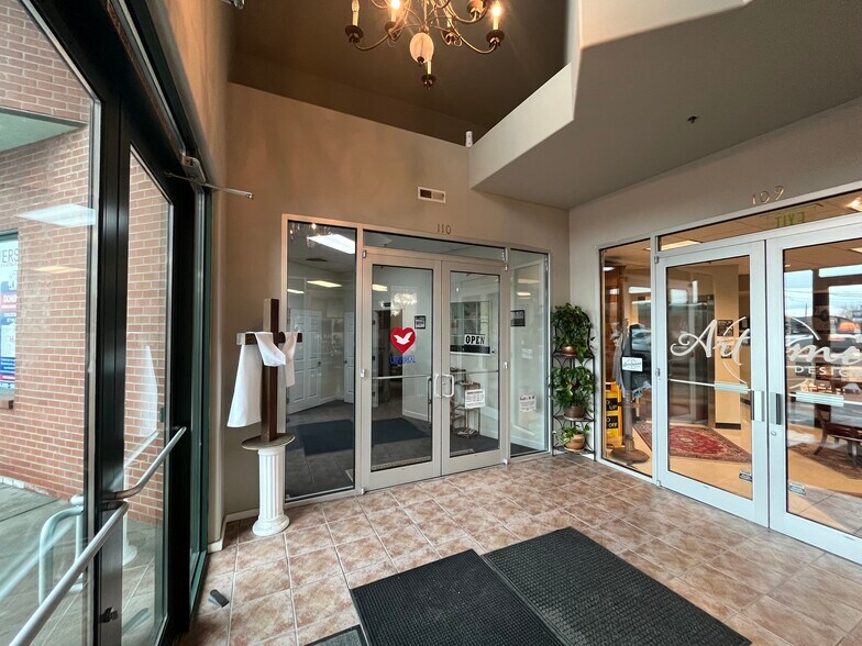 5601 W Clearwater Ave, Kennewick, WA à louer - Photo du bâtiment - Image 3 de 10