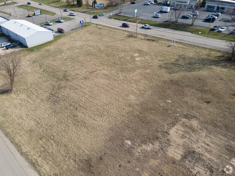 10909 N Main St, Richmond, IL for lease - Building Photo - Image 1 of 3