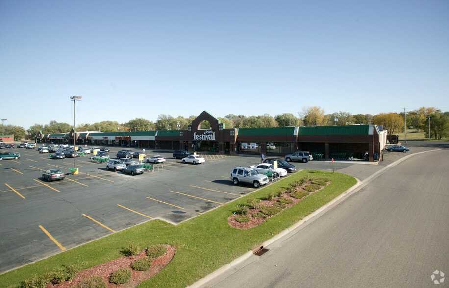 2537-2577 County Road 10 NE, Mounds View, MN for sale - Building Photo - Image 3 of 11