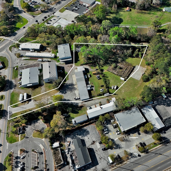 8 Neil Rd, Beaufort, SC for sale - Primary Photo - Image 1 of 14