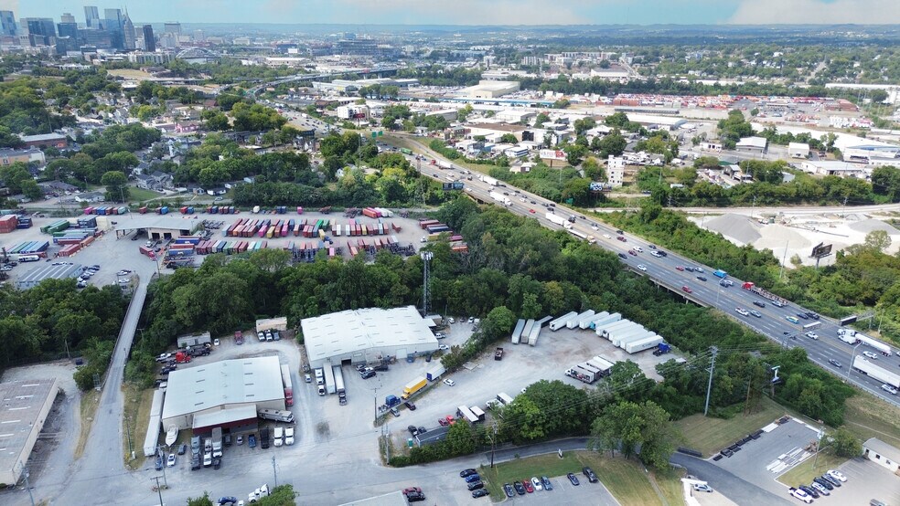 550 Expressway Park Dr, Nashville, TN à vendre - Photo du bâtiment - Image 2 de 4