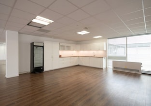 Union St, Kingston Upon Thames for lease Interior Photo- Image 2 of 4