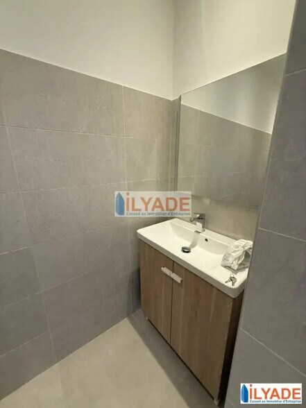 5 Rue Saint Jacques, Marseille for lease - Interior Photo - Image 3 of 7