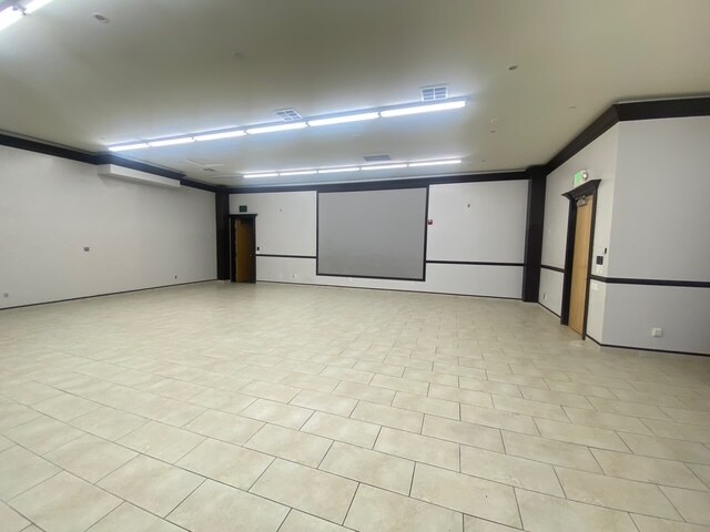 211 N Citrus Ave, Covina, CA à louer - Photo du bâtiment - Image 3 de 7