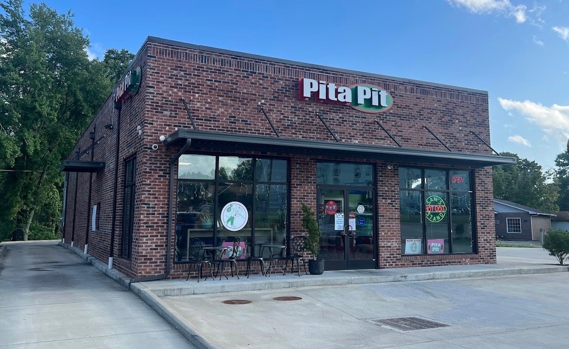 49 Davis, Hurricane, WV for lease Primary Photo- Image 1 of 6