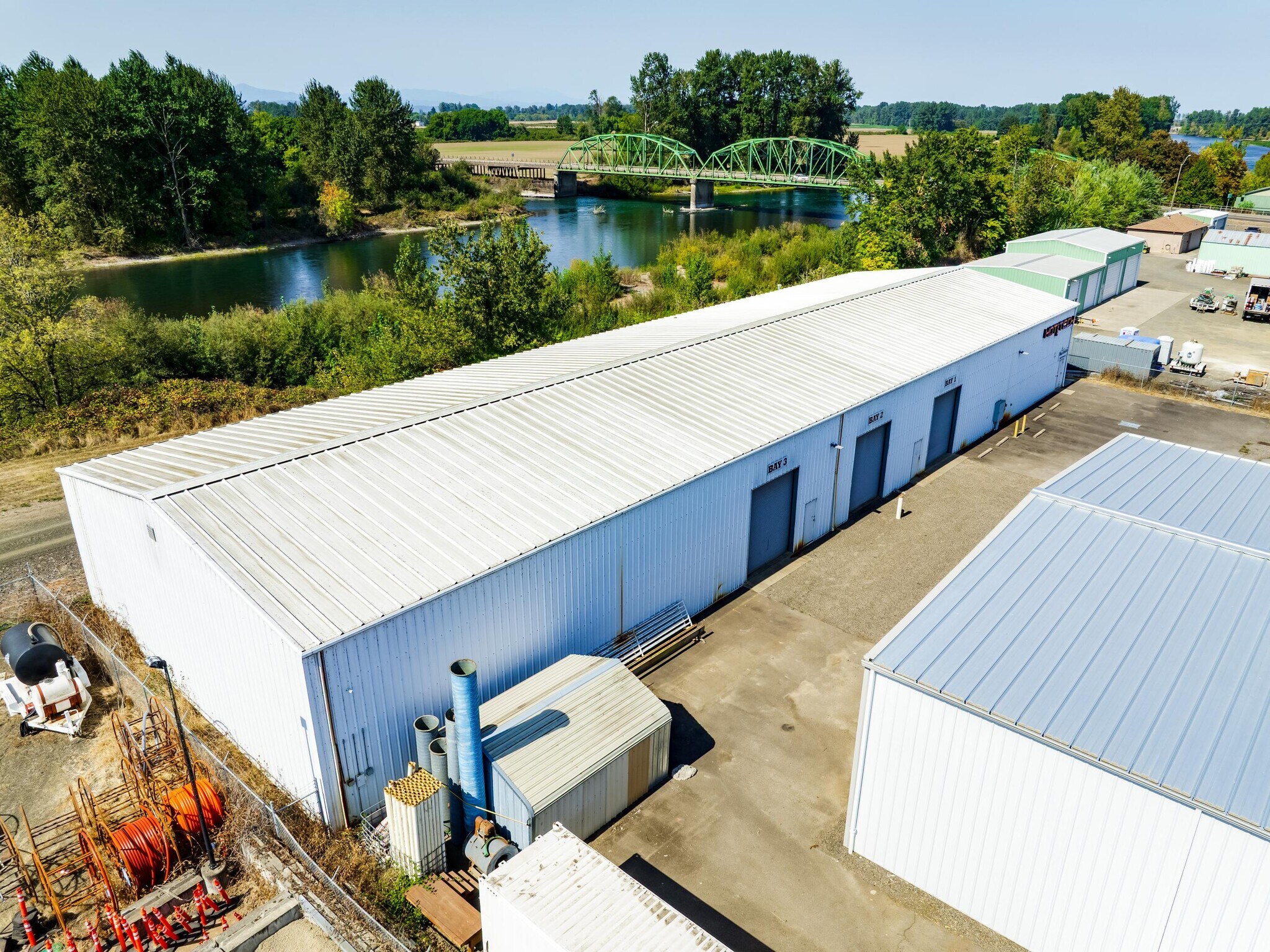 810 S 2nd St, Harrisburg, OR à louer Photo principale- Image 1 de 51