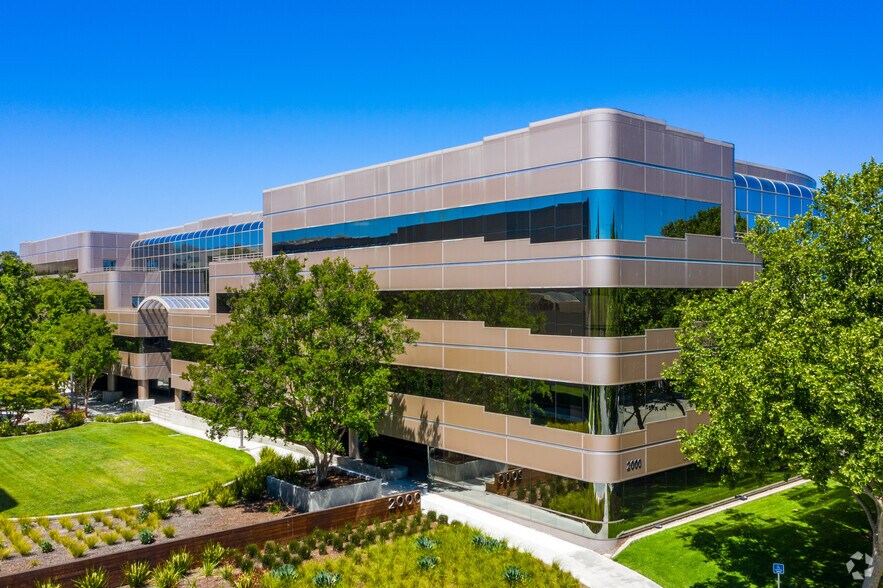 2010 Crow Canyon Pl, San Ramon, CA à louer - Photo du bâtiment - Image 2 de 6