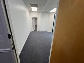 9123 N Military Trl, Palm Beach Gardens, FL for lease Interior Photo- Image 1 of 6