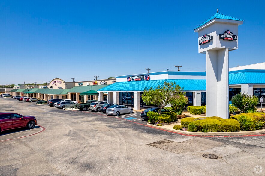 15701-15759 San Pedro Ave, San Antonio, TX à louer - Photo du bâtiment - Image 1 de 4