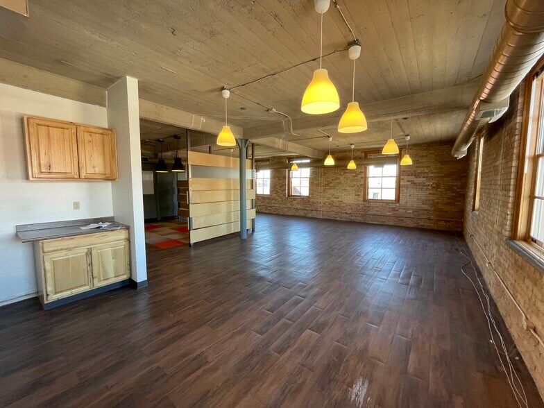 307 W 200 S, Salt Lake City, UT for lease - Interior Photo - Image 3 of 8